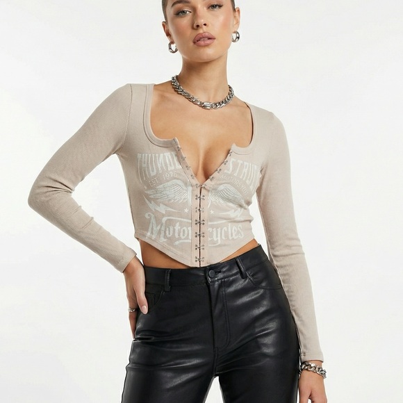 Urban Outfitters Tops - Graphic women’s top